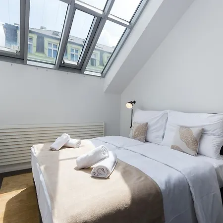 Apartment Dlazdena Prague
